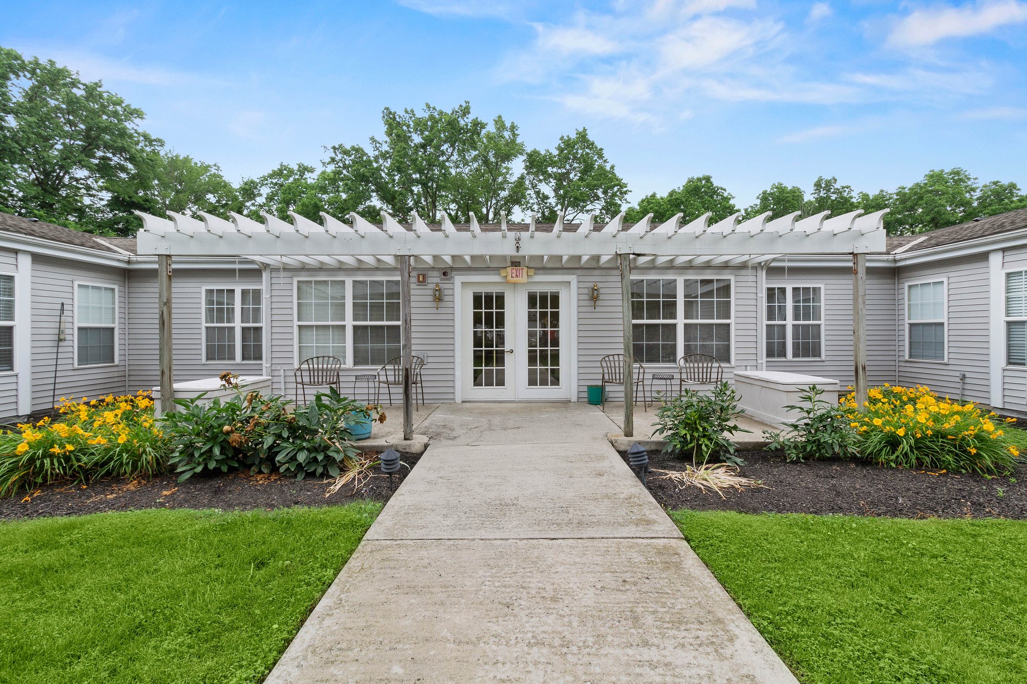 DWPL_AL_courtyard_0241