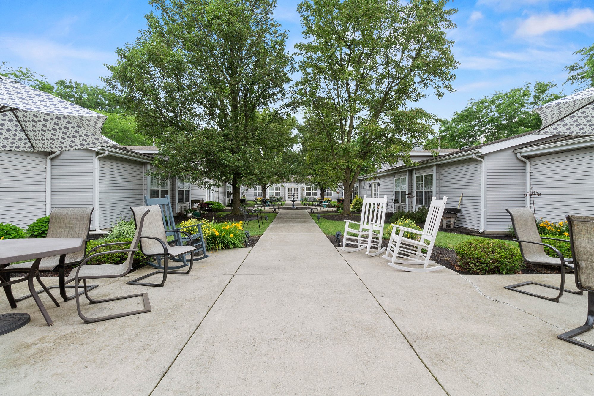 DWPL_AL_courtyard_026