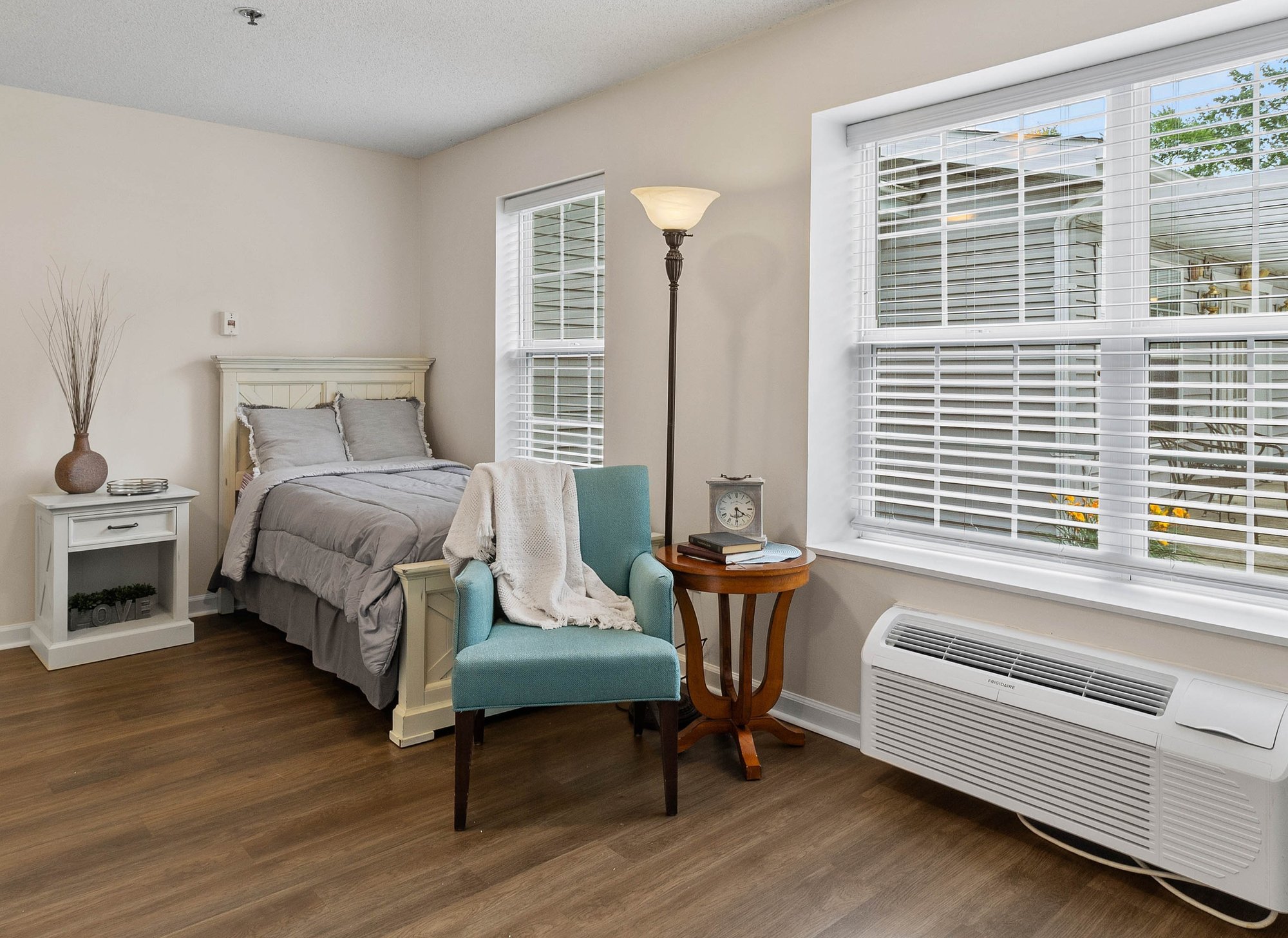 dewolfe bedroom